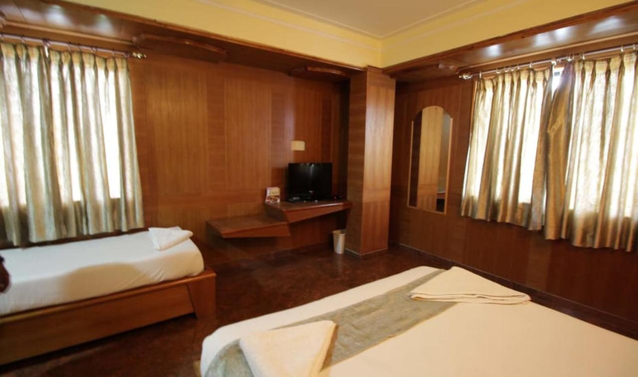 The Mahendra Hotels Mysore Bagian luar foto